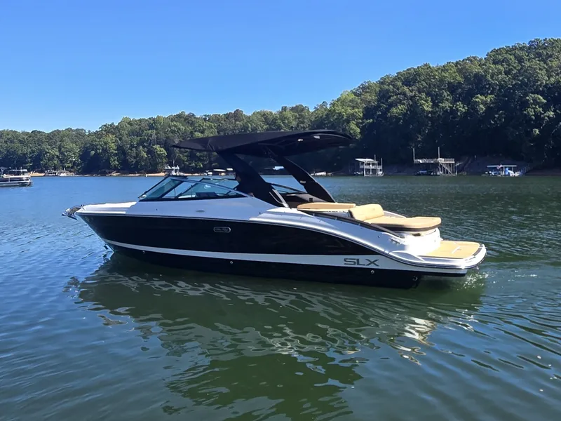 Slide: The Image of Sea Ray SLX 280 2027 - 45