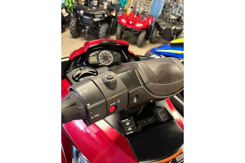 Slide: The Image of 2014 Yamaha WaveRunner FX Cruiser HO dashboard and controls in a showroom. - 7