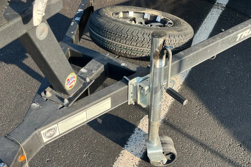 Slide: The Image of Trailer hitch and spare tire of 2020 Tracker Targa V-19 WT Tournament Edition. - 17