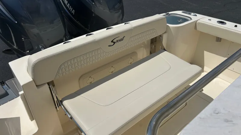 Slide: The Image of Scout 260 LXF 2027 - 10