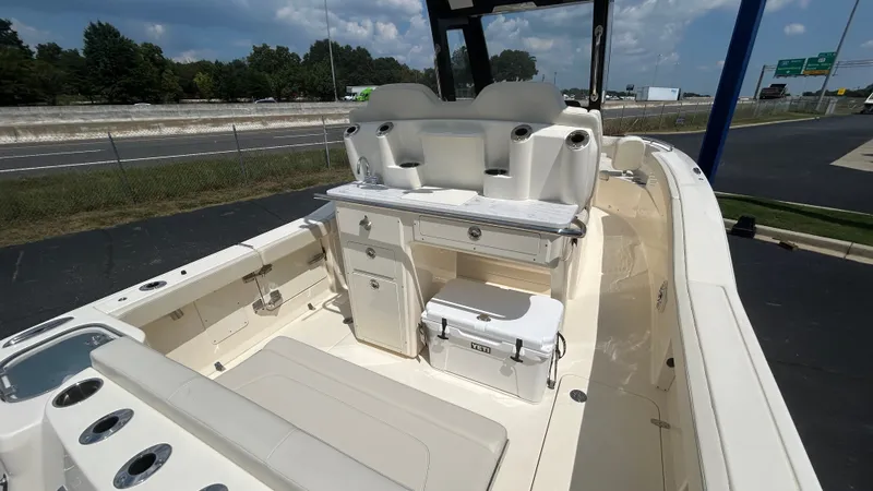 Slide: The Image of Scout 260 LXF 2027 - 7