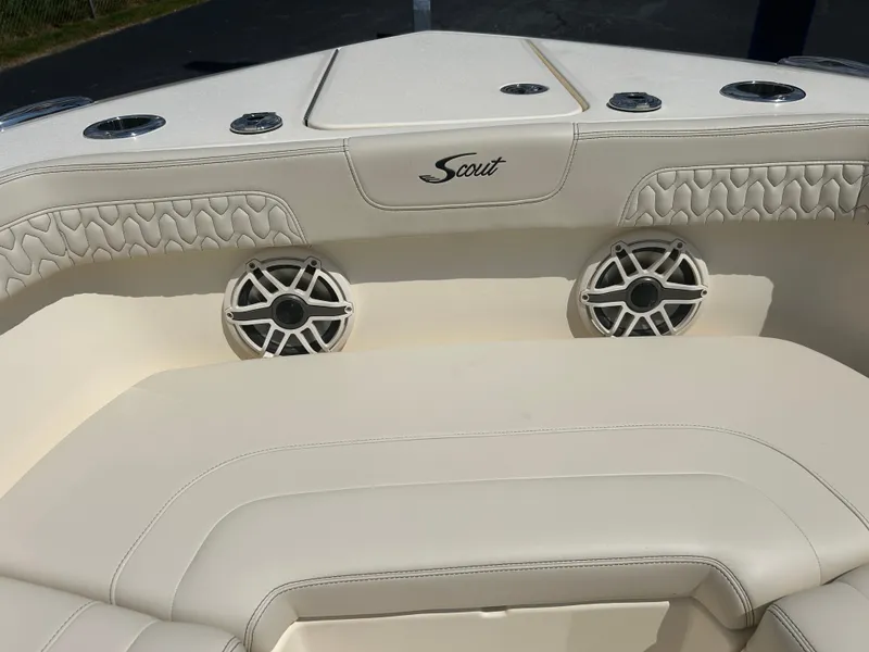 Slide: The Image of Scout 260 LXF 2027 - 31