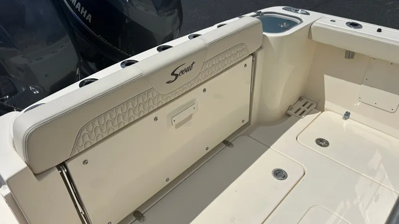 Slide: The Image of Scout 260 LXF 2027 - 11