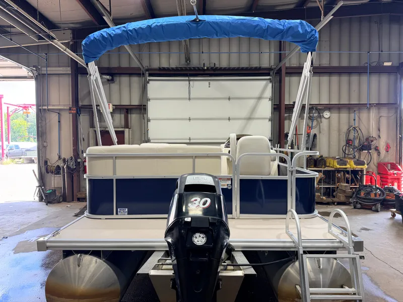 Slide: The Image of A 2015 SunChaser 8520 Classic Cruise pontoon boat with a 30HP Mercury 4Stroke EFI engine. - 45