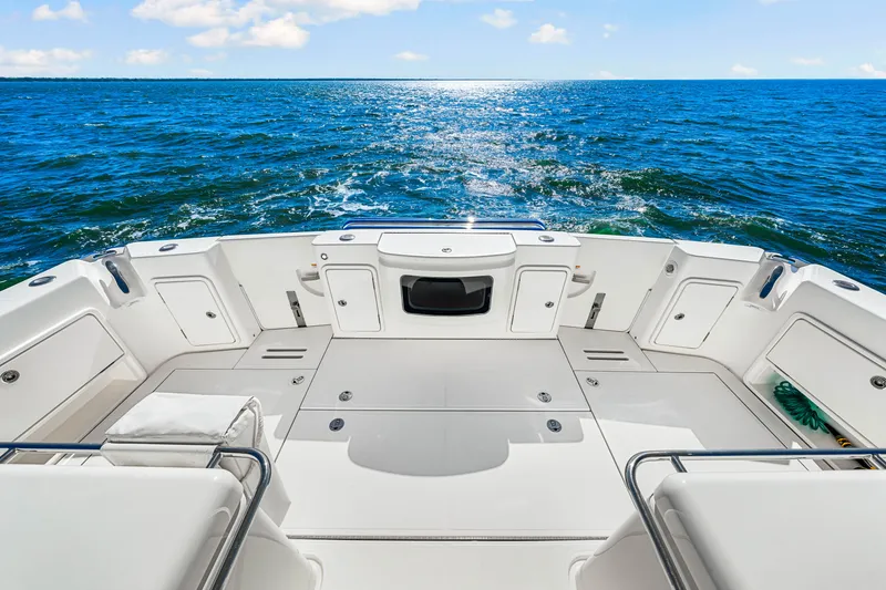 Slide: The Image of Riviera 505 SUV 2022 - 52