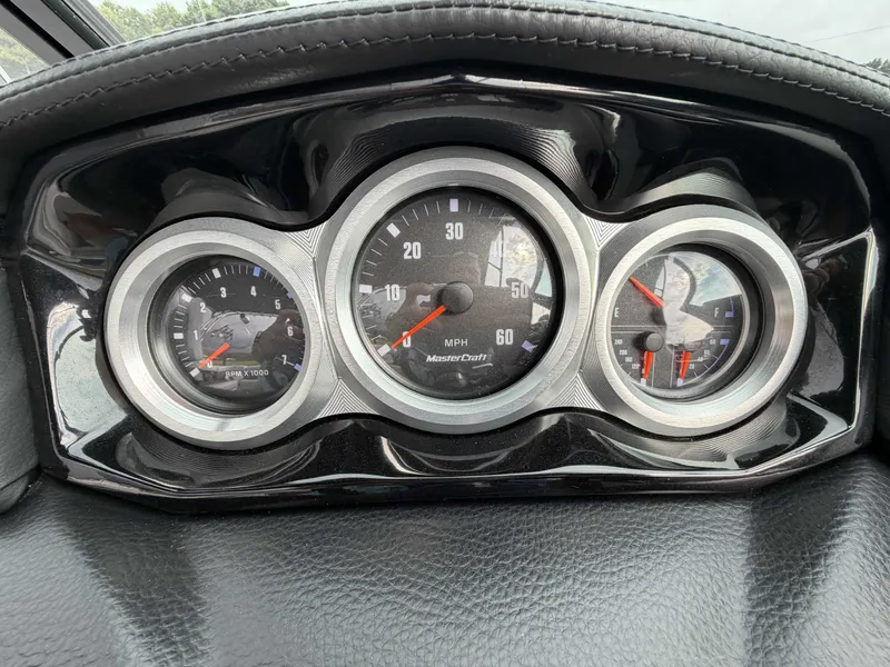 Slide: The Image of MasterCraft XT20 2021 - 8