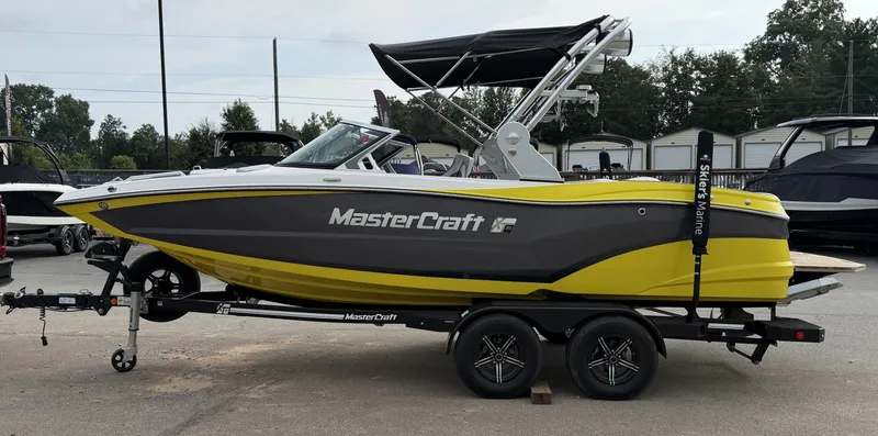 The Image of MasterCraft XT20 2021 - 1
