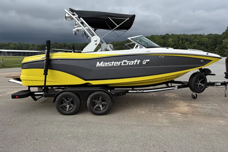 Slide: The Image of MasterCraft XT20 2021 - 4
