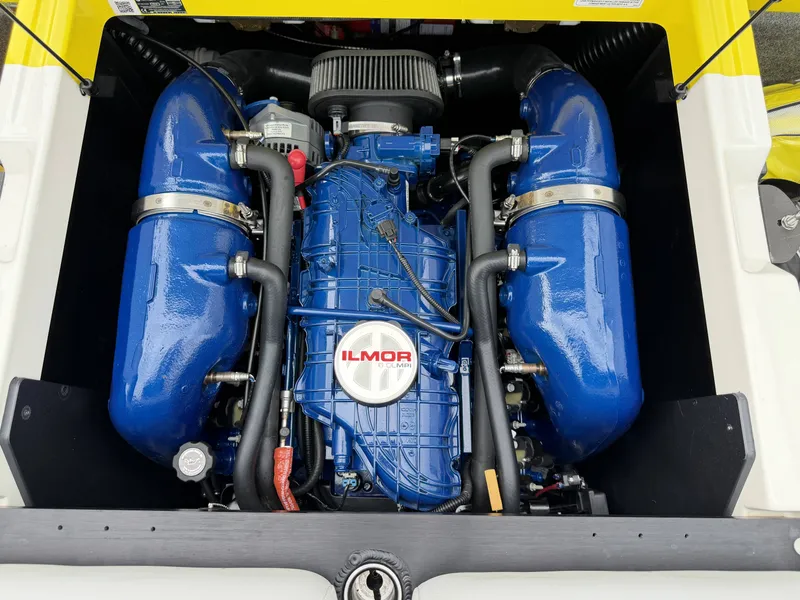 Slide: The Image of MasterCraft XT20 2021 - 15