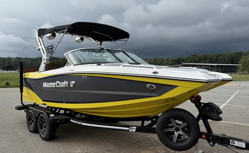 Slide: The Image of MasterCraft XT20 2021 - 5