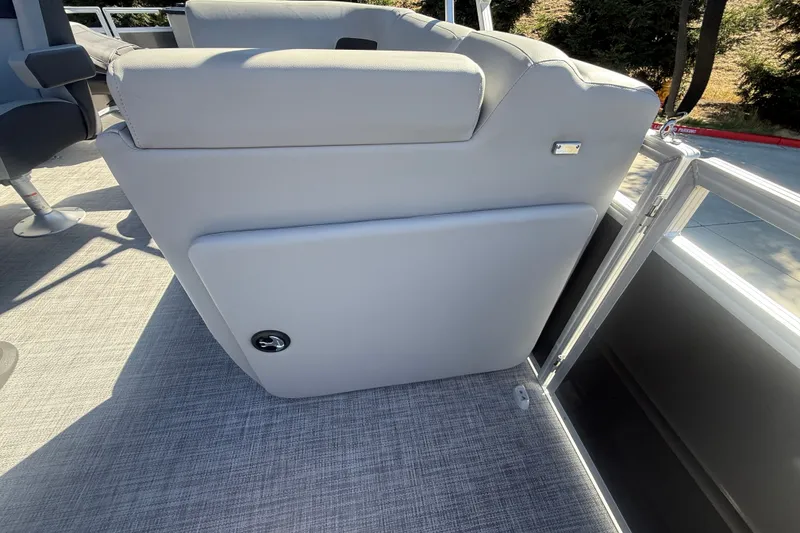 Slide: The Image of 2027 Sun Tracker SportFish 20 DLX boat interior with gray seating and flooring. - 38