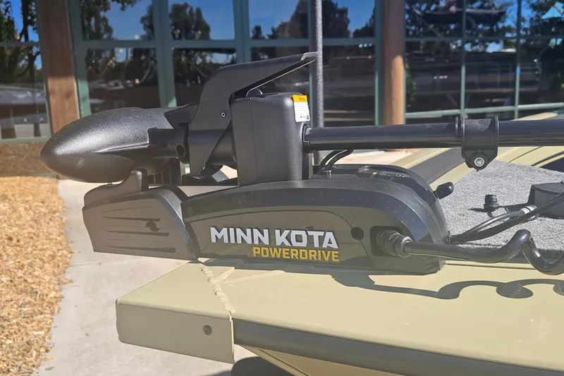 Slide: The Image of Minn Kota PowerDrive motor on 2027 Tracker Targa V-19 Combo boat. - 13