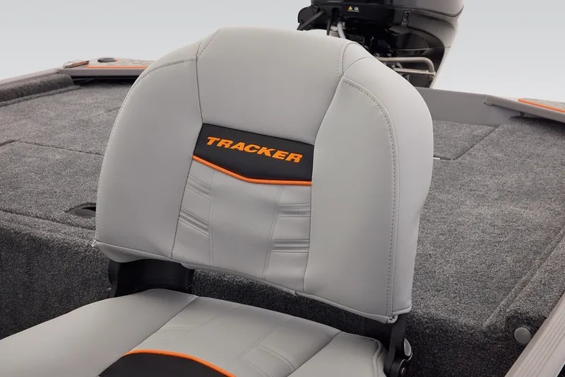 Slide: The Image of Tracker Bass Tracker Classic Limited 2027 - 16