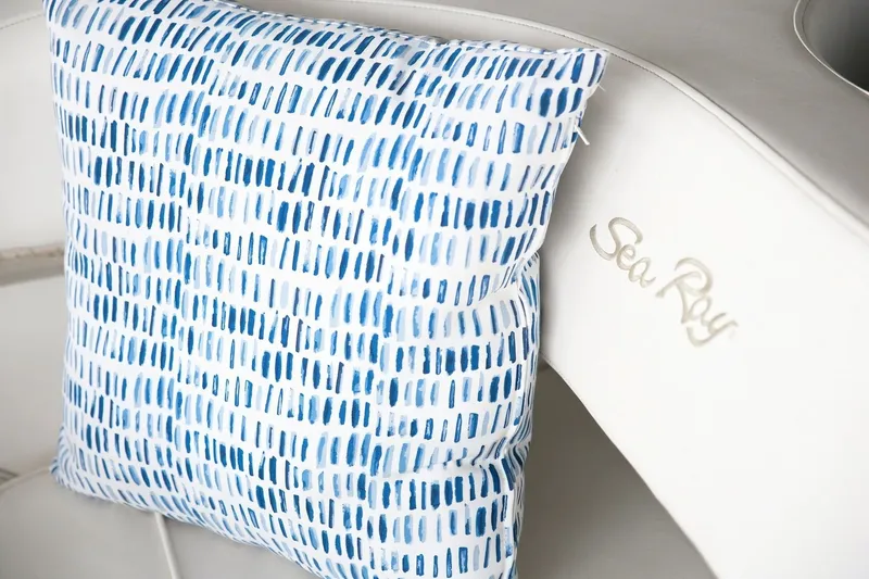 Slide: The Image of Blue patterned pillow on 2003 Sea Ray 450 Express Bridge boat seat. - 36