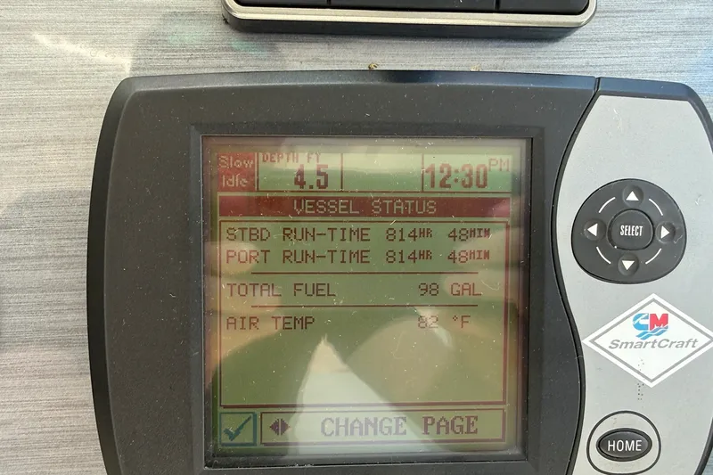 Slide: The Image of SmartCraft display on 2007 Sea Ray 40 Motor Yacht showing vessel status and fuel data. - 46