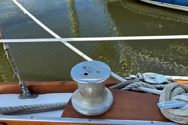 Slide: The Image of Winch and ropes on 1966 Hinckley Bermuda 40 MKIII sailboat deck. - 18