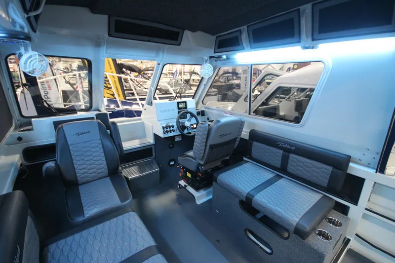 Slide: The Image of Interior del Weldcraft 260 Ocean King 2026 con asientos modernos. - 19