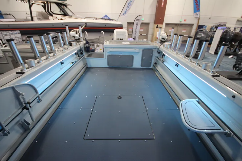 Slide: The Image of Interieur van de 2026 Weldcraft 260 Ocean King met hengelhouders. - 16
