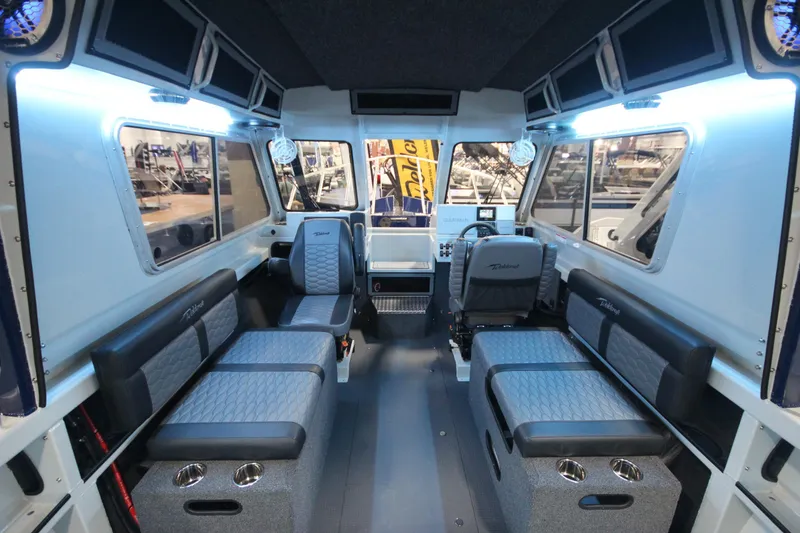 Slide: The Image of Interni del Weldcraft 260 Ocean King 2026 con sedili moderni. - 17