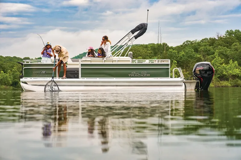 Slide: The Image of Sun Tracker Fishin' Barge 20 DLX 2027 - 55