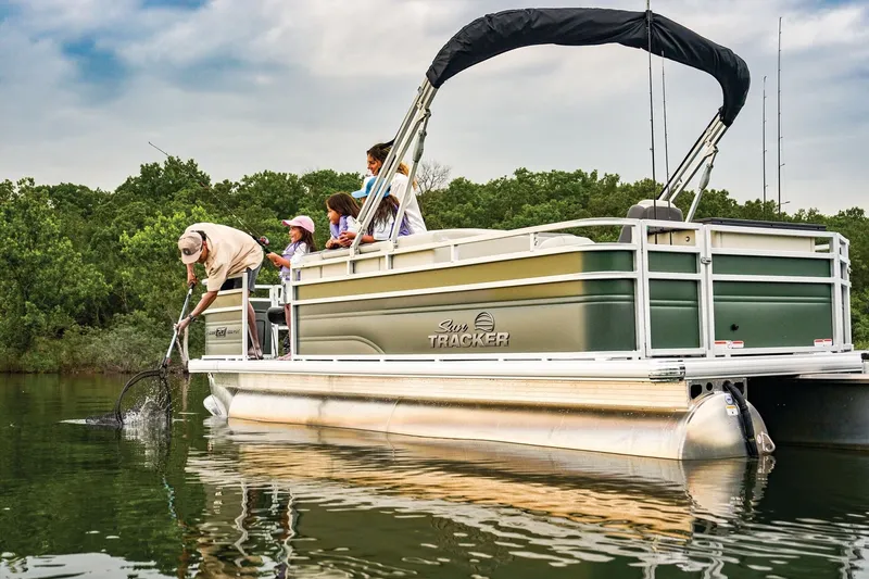 Slide: The Image of Sun Tracker Fishin' Barge 20 DLX 2027 - 56