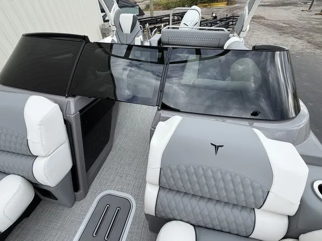 Slide: The Image of Tahoe Grand 25 Flex Lounge Windshield 2027 - 13