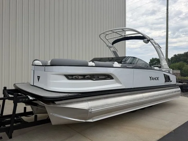 Slide: The Image of Tahoe Grand 25 Flex Lounge Windshield 2027 - 3