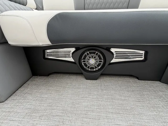 Slide: The Image of Tahoe Grand 25 Flex Lounge Windshield 2027 - 25