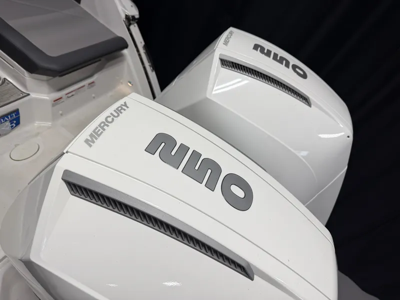 Slide: The Image of Cobalt R8 Outboard 2024 - 10