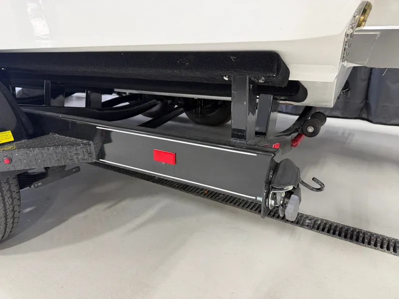 Slide: The Image of Cobalt R8 Outboard 2024 - 100