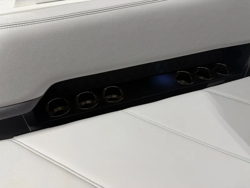 Slide: The Image of Cobalt R8 Outboard 2024 - 37