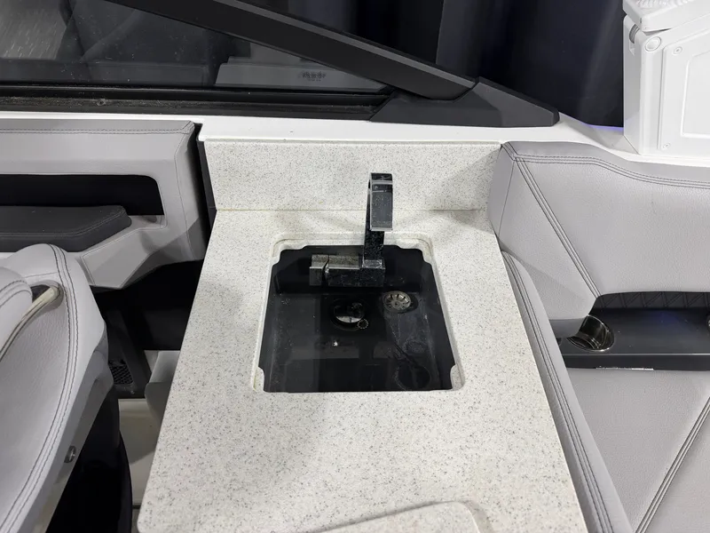 Slide: The Image of Cobalt R8 Outboard 2024 - 26