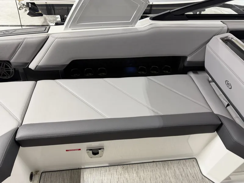 Slide: The Image of Cobalt R8 Outboard 2024 - 36