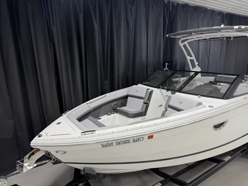 Slide: The Image of Cobalt R8 Outboard 2024 - 4