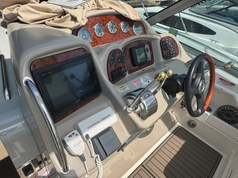 Slide: The Image of Sea Ray Sundancer 320 2007 - 7