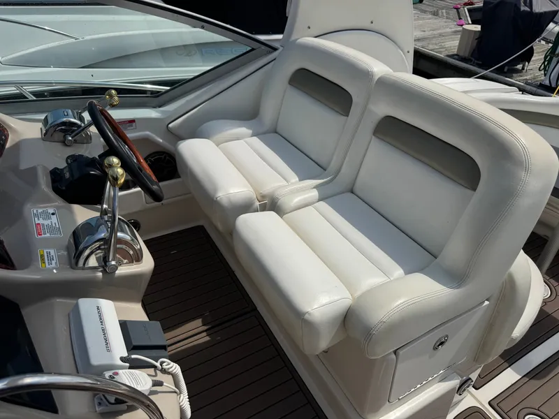 Slide: The Image of Sea Ray Sundancer 320 2007 - 5