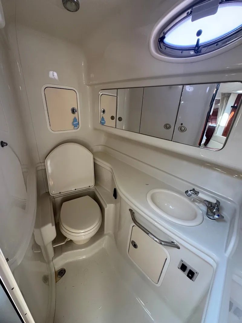 Slide: The Image of Sea Ray Sundancer 320 2007 - 10