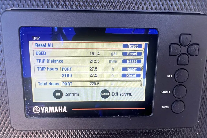Slide: The Image of Yamaha display showing trip data for 2018 Wellcraft 302 Fisherman boat. - 34