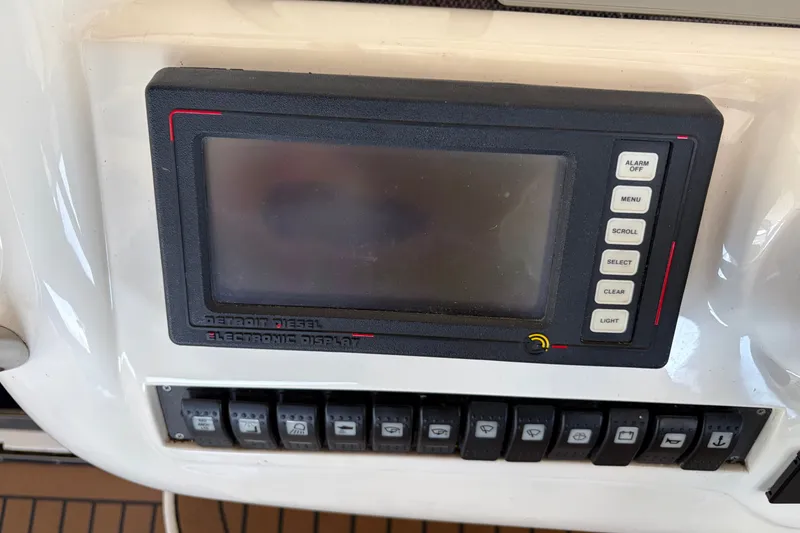 Slide: The Image of Electronic display panel on a 1997 Sunseeker Camargue 51 yacht dashboard. - 21