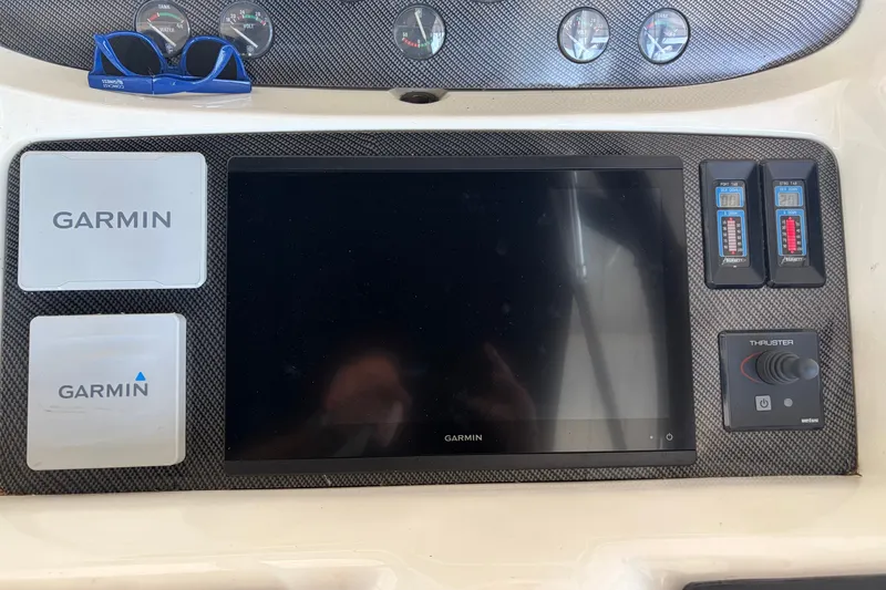 Slide: The Image of Control panel of a 1997 Sunseeker Camargue 51 with Garmin navigation system. - 17