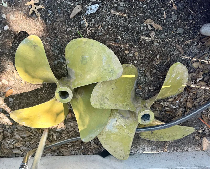 Slide: The Image of Spare Props - 31