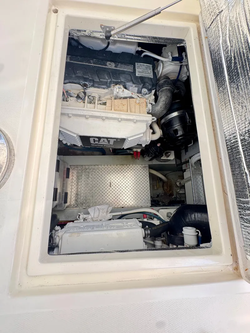 Slide: The Image of Day Hatch for Engine Checks - 17