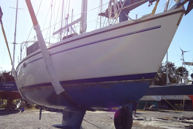 Slide: The Image of Catalina 36 MkII sailboat from 2000 on dry dock, ready for maintenance. - 17