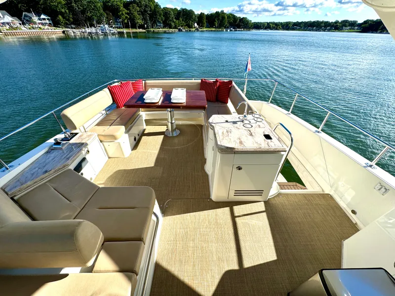 Slide: The Image of Sea Ray L650 Fly 2017 - 25