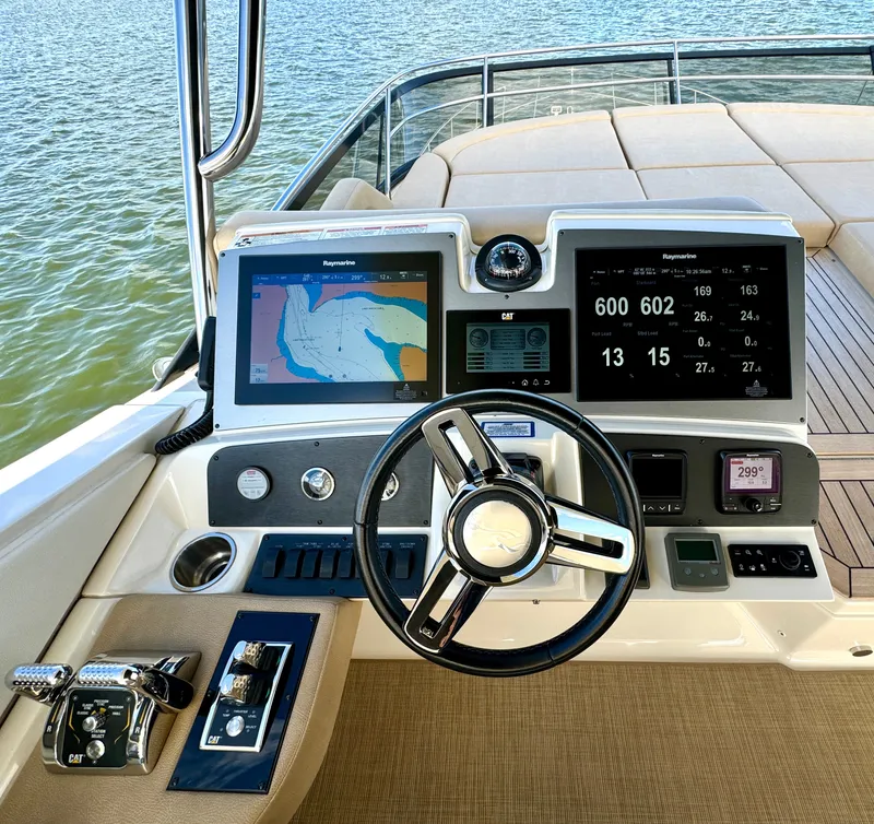 Slide: The Image of Sea Ray L650 Fly 2017 - 22