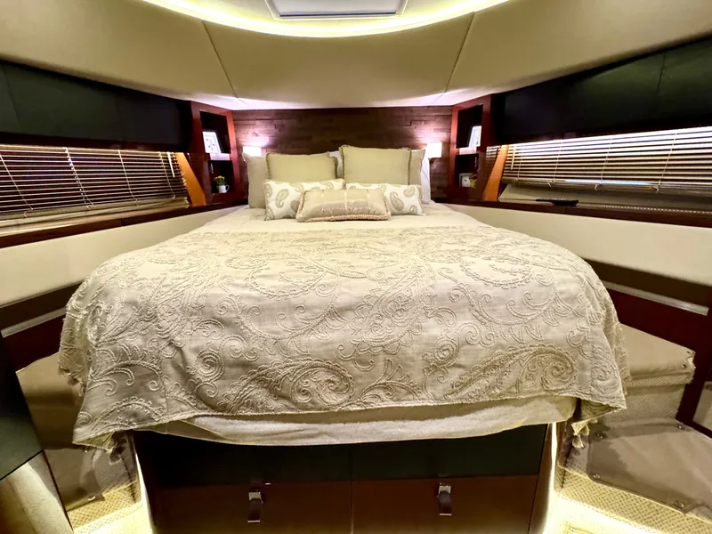 Slide: The Image of VIP StateRoom - 90