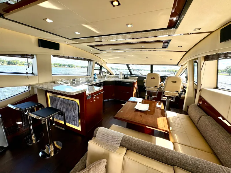 Slide: The Image of Sea Ray L650 Fly 2017 - 44