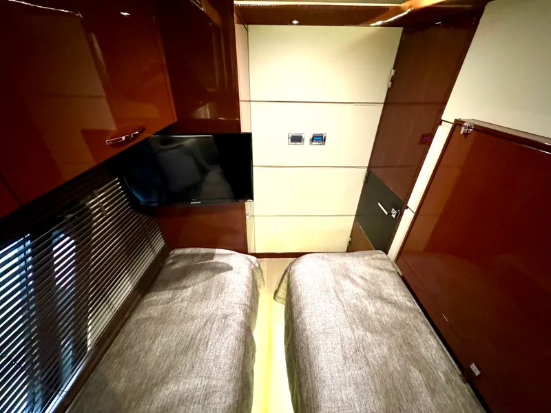 Slide: The Image of Guest StateRoom - Port Side - 82