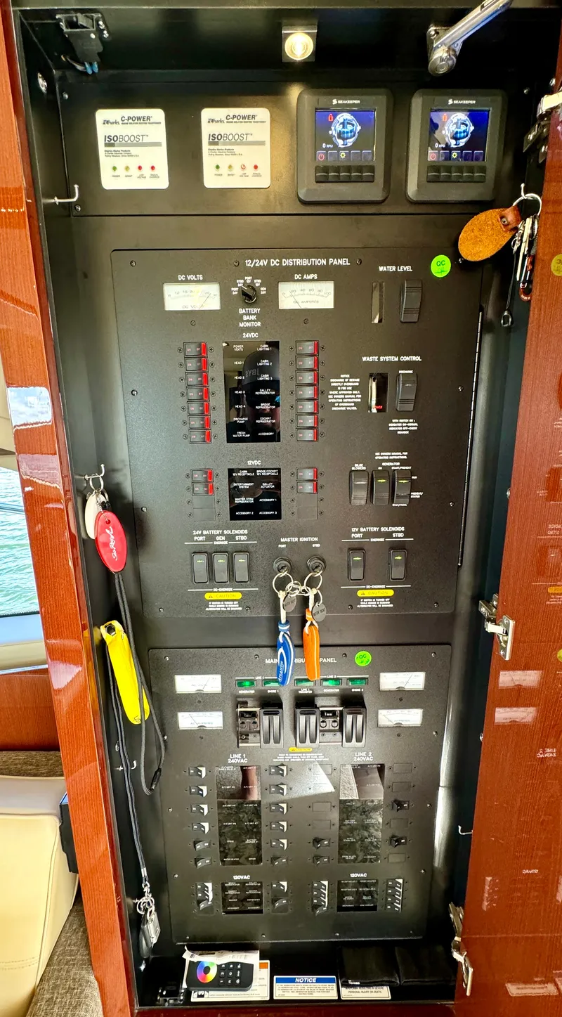 Slide: The Image of Sea Ray L650 Fly 2017 - 66