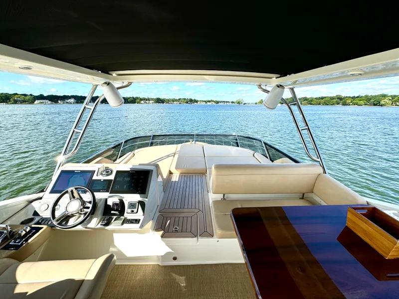 Slide: The Image of Sea Ray L650 Fly 2017 - 20
